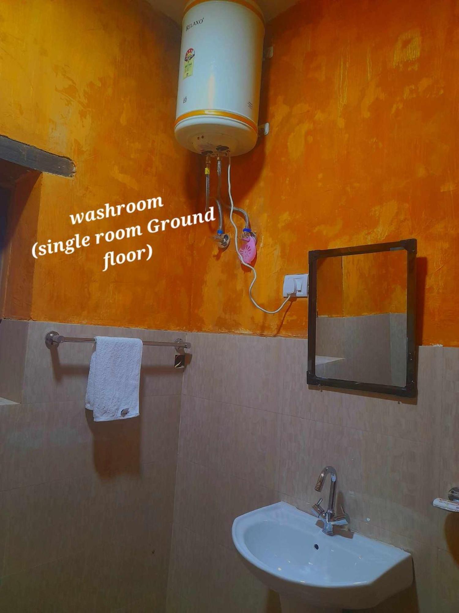 Nobgang "Traditional Heritage Homestay" Пунакха Екстериор снимка